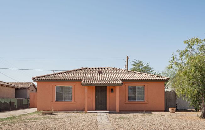 Charming 2-Bedroom Remodeled Home in Central Phoenix