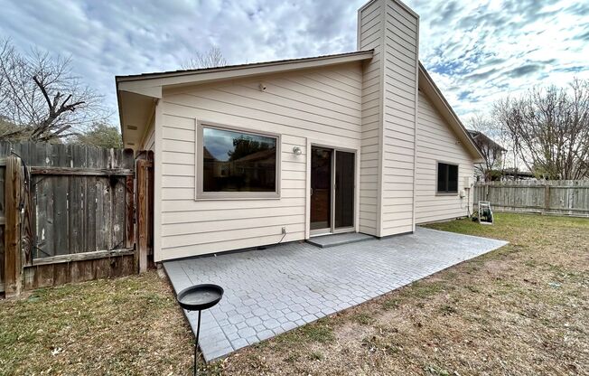 Comfortable & Nice 3BR / 2BA One-Level Home — Garage, Yard & Laundry Room