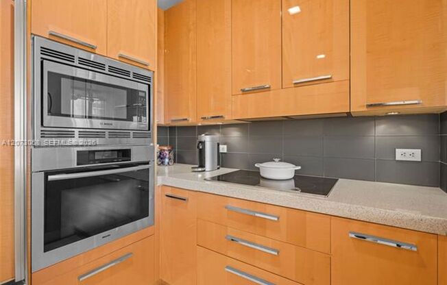 1 bed, 1.5 baths, $7,500, Unit # 407