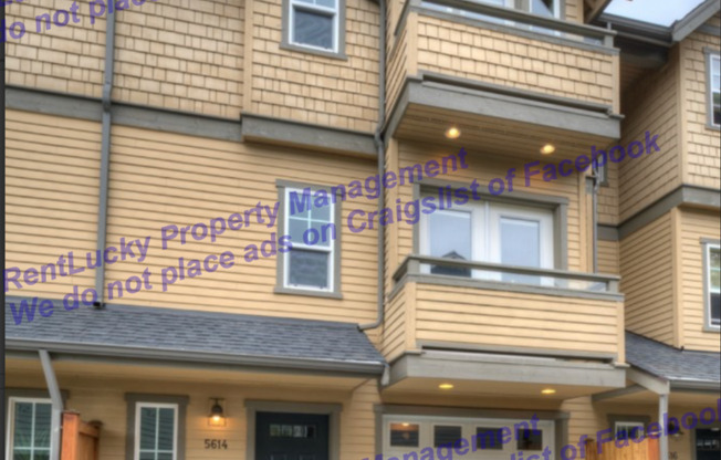 Modern Ballard Townhome with A/C, Bidets & Walk Score of 95!