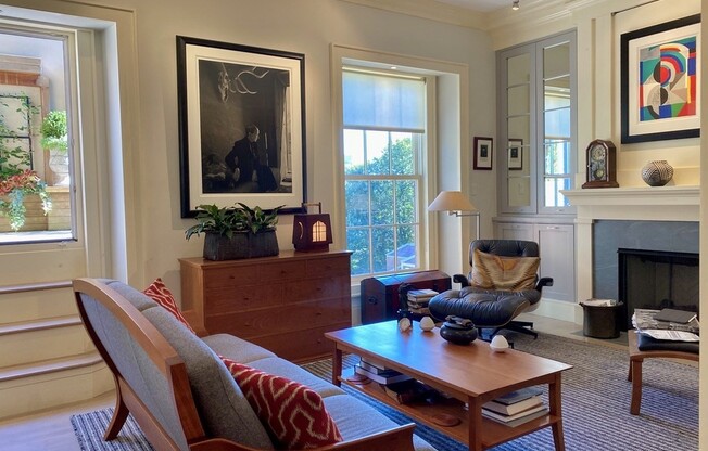 72 MT VERNON ST
