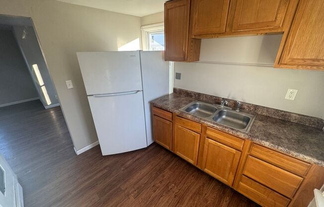 2 beds, 1 bath, 600 sqft, $800, Unit 2310 N Wisconsin Unit B