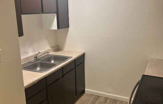 3 beds, 1.5 baths, $1,750, Unit 4860 KENTFIELD-#17B