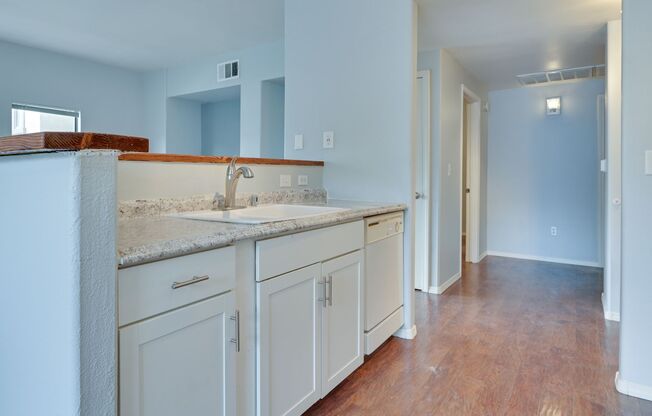 1 bed, 1 bath, $1,300, Unit # 1061