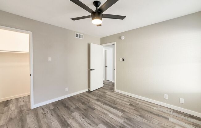 ** 1/2 OFF 1st Full Month's Rent, tour & Apply within 48 Hours Newly Renovated 2 Bed/ 2 Bath In-Suite Washer/ Dryer!