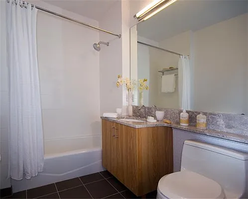 Studio, 1 bath, $5,800, Unit 20-G