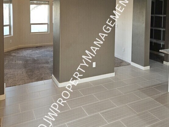 3004 N LEBLANC WAY