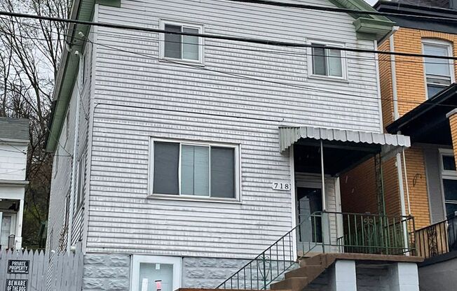 4 Bedroom 2 Bath in Mckees Rocks!
