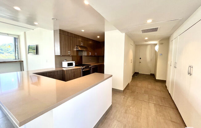 1 bed, 1 bath, 1,051 sqft, $5,400, Unit 602