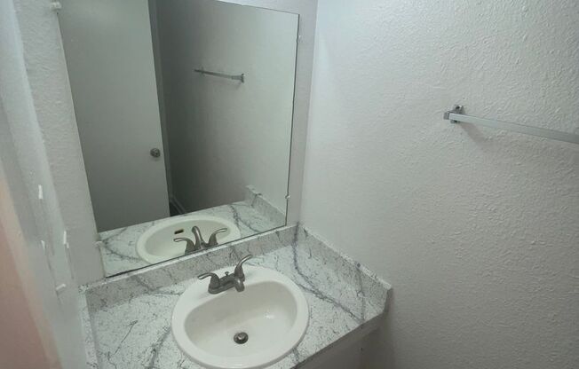 2 beds, 1.5 baths, 949 sqft, $1,450, Unit 277