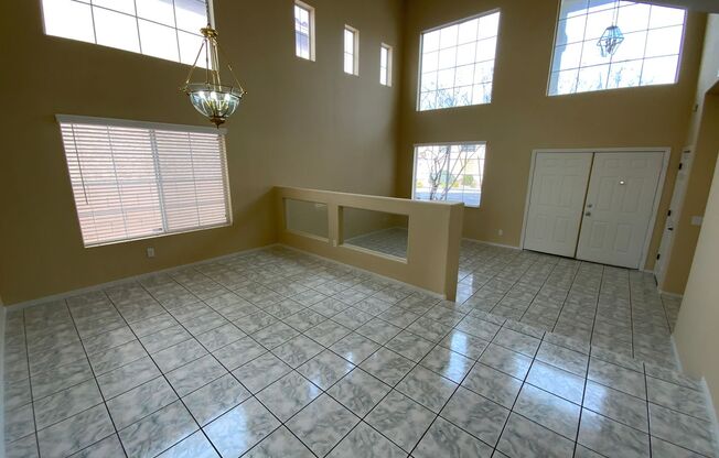 SILVERADO RANCH 4 BEDROOMS 2.5 BATHROOMS WITH Large Cul De Sac LOT!