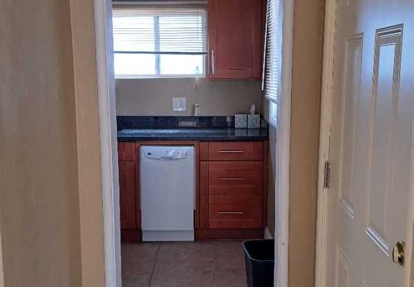 1518 9 ST