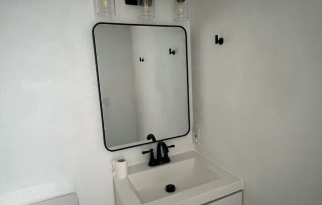 1 bed, 1 bath, $1,525, Unit #25