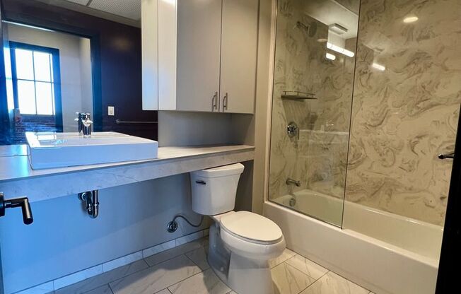 1 bed, 1 bath, 750 sqft, $1,375, Unit 607