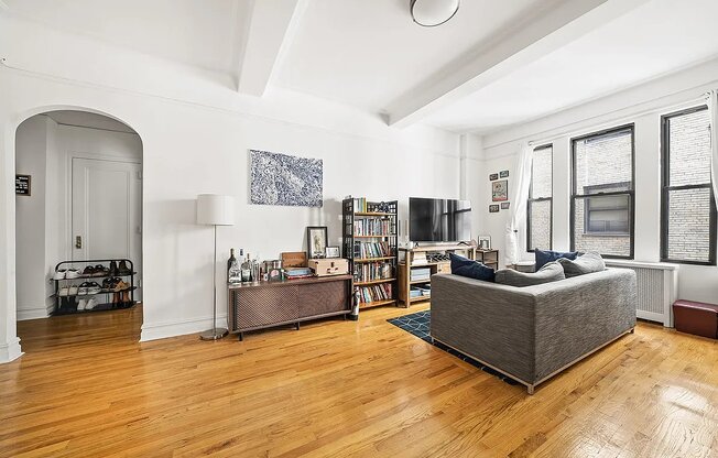 1 bed, 1.5 baths, $5,000, Unit 5H