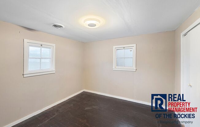 2 Bed, 2 Bath with Yard, Parking & Laundry – Pet Friendly