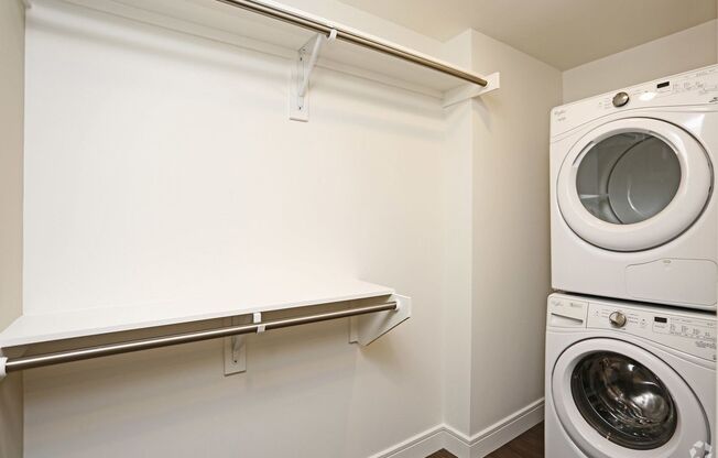 1 bed, 1 bath, 907 sqft, $2,213, Unit 1705