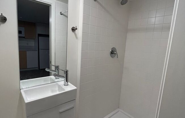 1 bed, 1 bath, 434 sqft, $1,895, Unit 4042