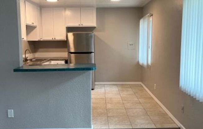 2 beds, 1 bath, 715 sqft, $2,295, Unit 07