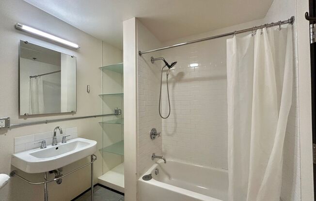 Studio, 1 bath, $1,650