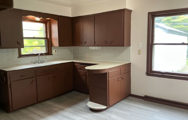 Nice 3 Bedroom Single Family Home w/ off street parking.