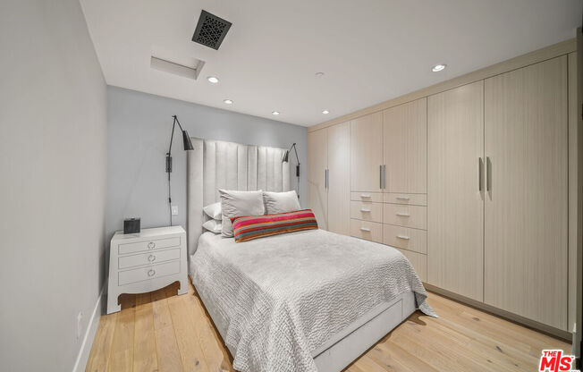 2 beds, 2 baths, 1,730 sqft, $6,750, Unit 812