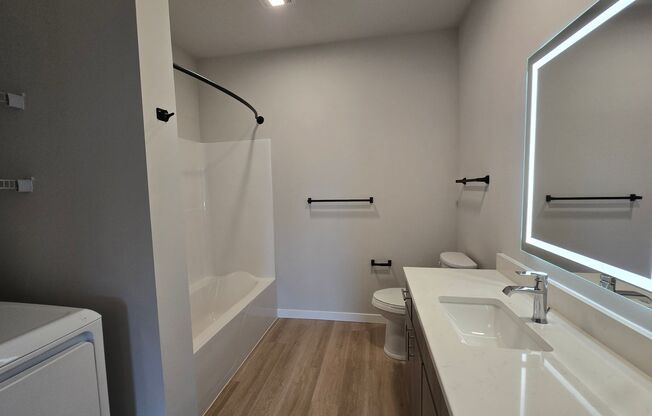 2 beds, 1 bath, 955 sqft, $2,080, Unit 8421-419