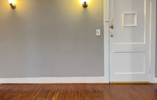 1 bed, 1 bath, 750 sqft, $1,595, Unit 869-4