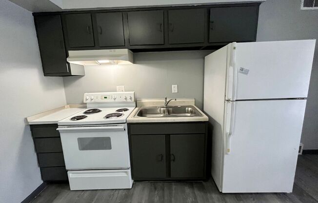 Corsica Cottonwood Apartments