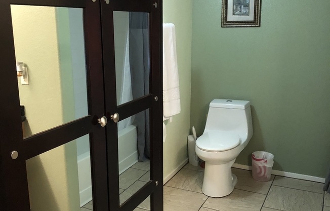 1 bed, 1 bath, $1,600