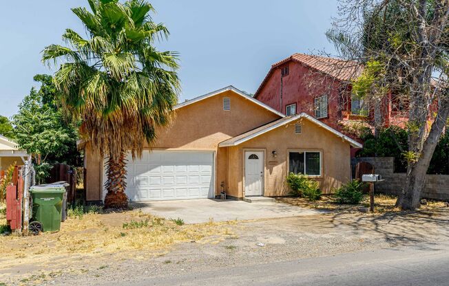 3 bed 2 bath home for RENT in Modesto by Highway 99