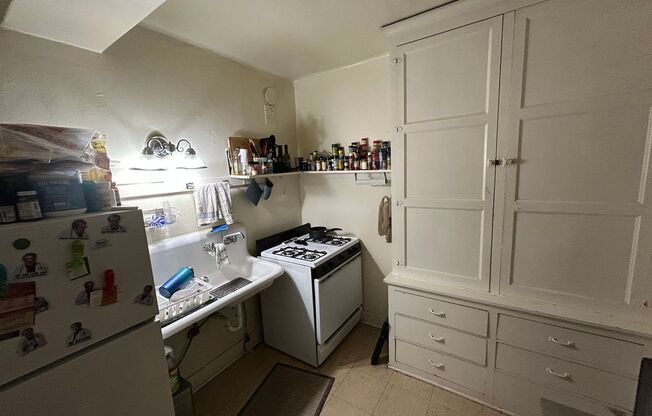 1 bed, 1 bath, $925, Unit 25