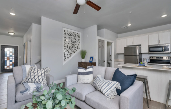 2 beds, 2.5 baths, 1,213 sqft, $1,725, Unit 109
