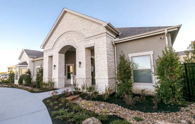 Courtyard Walking Path at Cue Luxury Apartments, Cypress, 77433