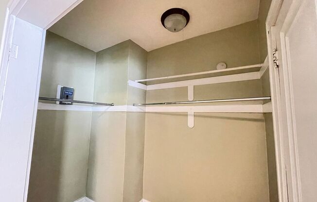 Studio, 1 bath, $825, Unit 06