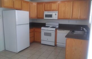 3 beds, 2 baths, $1,650