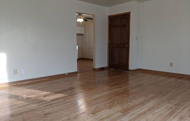 3 beds, 1 bath, 1,000 sqft, $1,025, Unit 5844 Lower