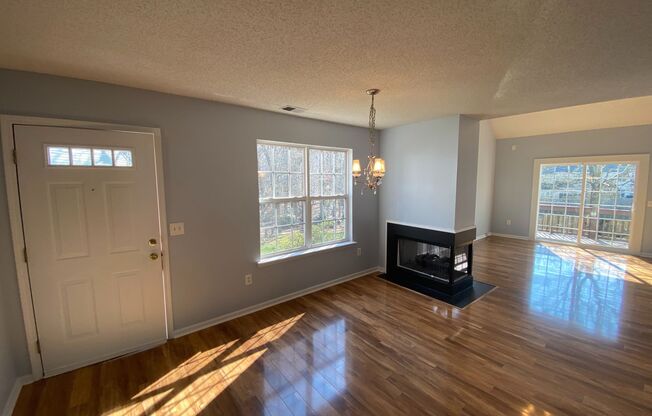 Move in ready, 2-story Townhome located in Elizabeth Townes Subdivision!