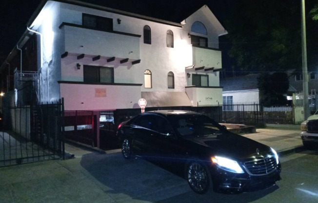 14746 Delano St Apt 1