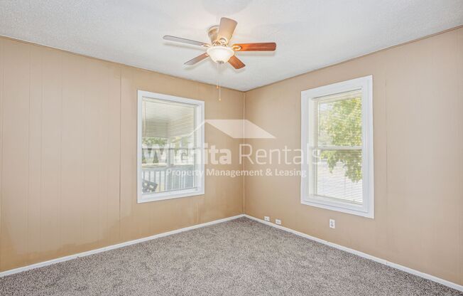 2 beds, 1 bath, $945