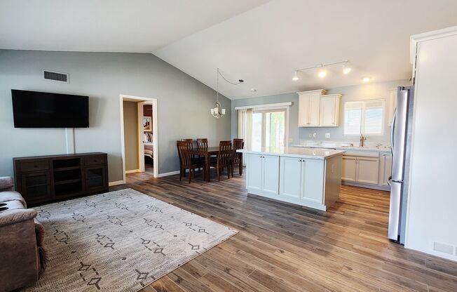 55+ Gorgeous Gem ready for Move in!