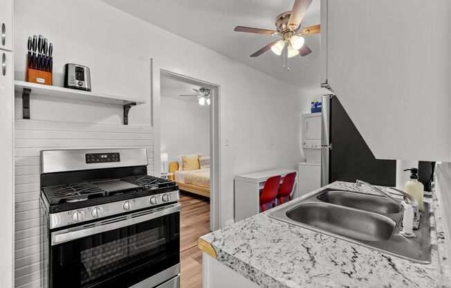 1 bed, 1 bath, 600 sqft, $1,799, Unit 1F