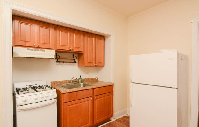 3335 Diversey