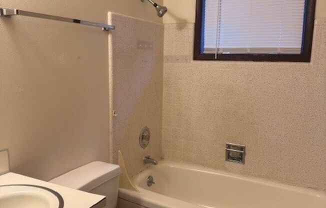 1 bed, 1 bath, $1,150, Unit 612