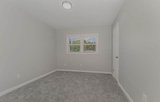 2 beds, 1.5 baths, 1,160 sqft, $949