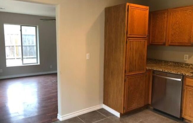 2 Bedrooms / 1 Bathroom