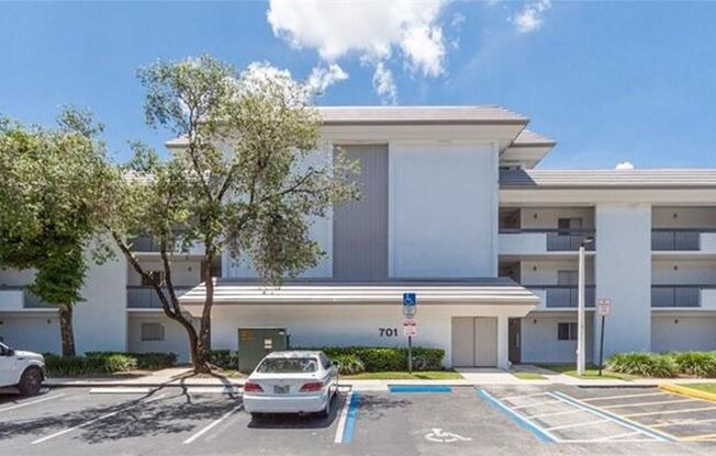 701 N PINE ISLAND RD APT 303 PLANTATION, FL 33324