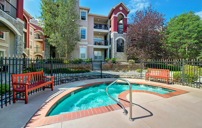 Camelback Pointe Jacuzzi Apartments in Colorado Springs, CO