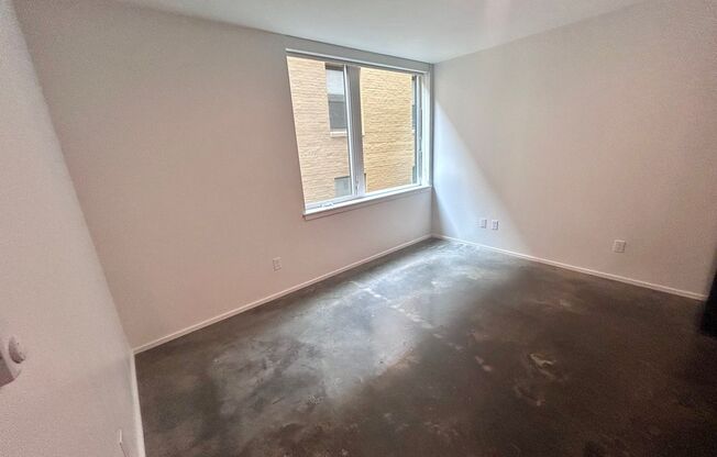 Studio, 1 bath, 310 sqft, $1,280, Unit 205