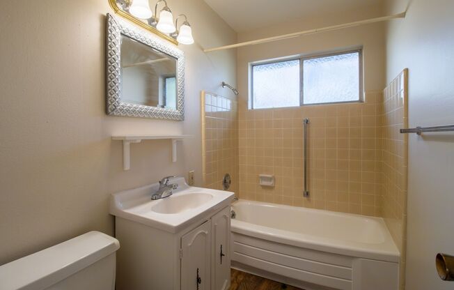 2 beds, 1 bath, 850 sqft, $1,695, Unit 4554